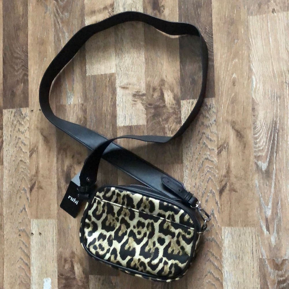 Rubí cheetah leather purse